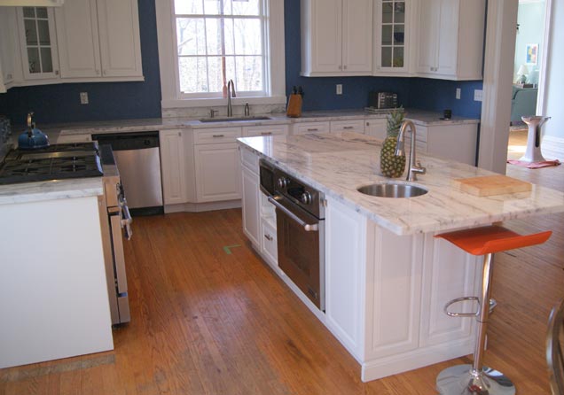 Island counter and overall kitchen layout